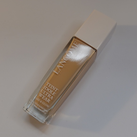 LANCOME Ultra Wear Care & Glow Foundation in shade 115C - Picture 6 of 7